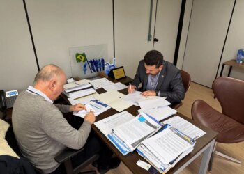AMM e CNM formalizam parceria para ampliar uso de plataforma de compras públicas pelos municípios