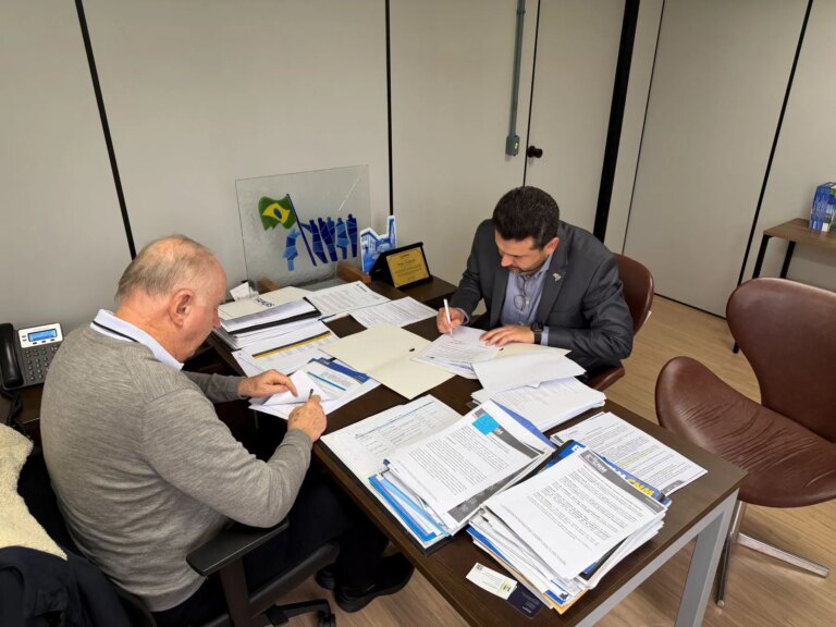 AMM e CNM formalizam parceria para ampliar uso de plataforma de compras públicas pelos municípios