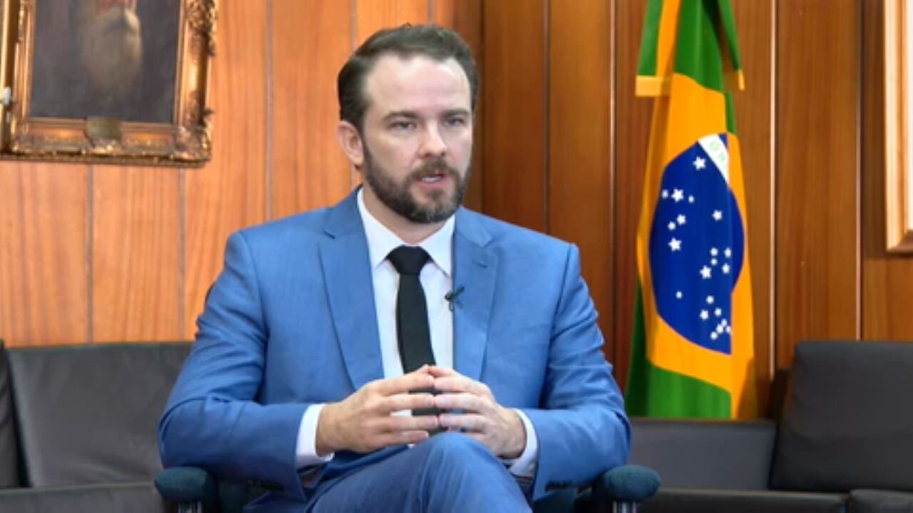 Ministro da Fazenda diz que pessoas e empresas alvos de sanções dos EUA já estavam sendo investigadas: ‘interferência nos preocupa’