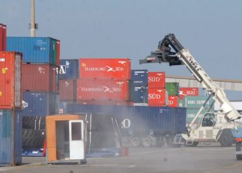 Exportações aos EUA crescem pela primeira vez após tarifaço de Trump