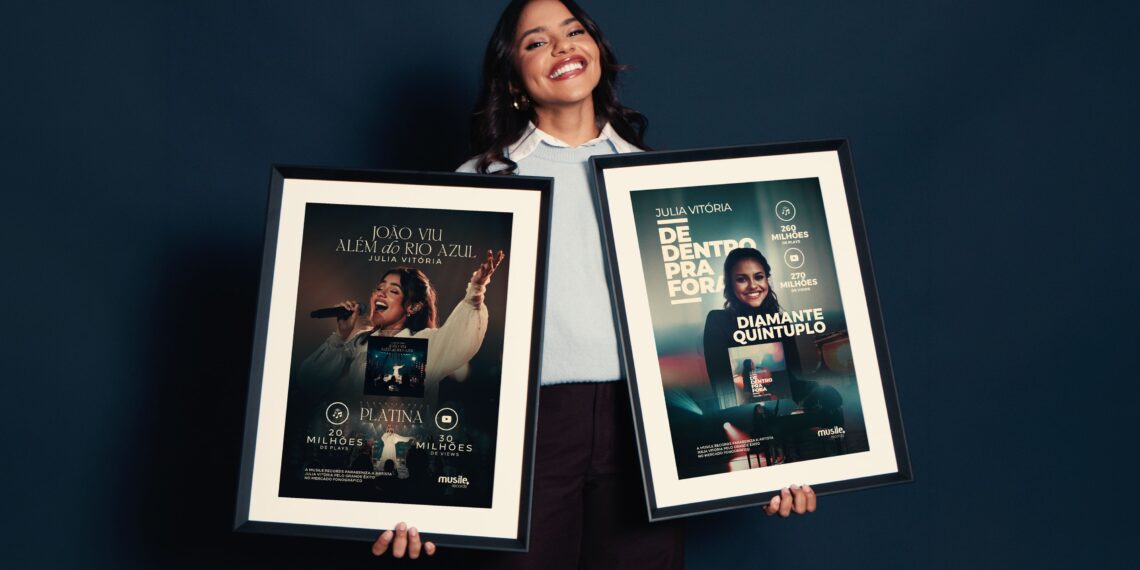 Julia Vitória recebe discos de Ouro e Platina na IPALPHA