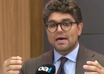 Tallis Gomes processado por permitir célula cristã em sua empresa