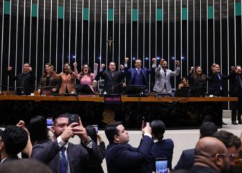 Câmara dos Deputados homenageia os 49 anos da Igreja Universal