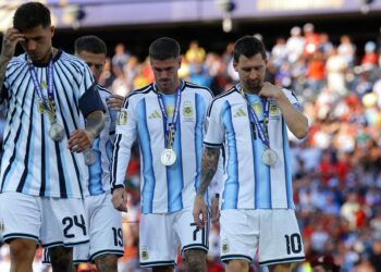 Brasileira na Argentina enfrenta ameaças após celebrar derrota