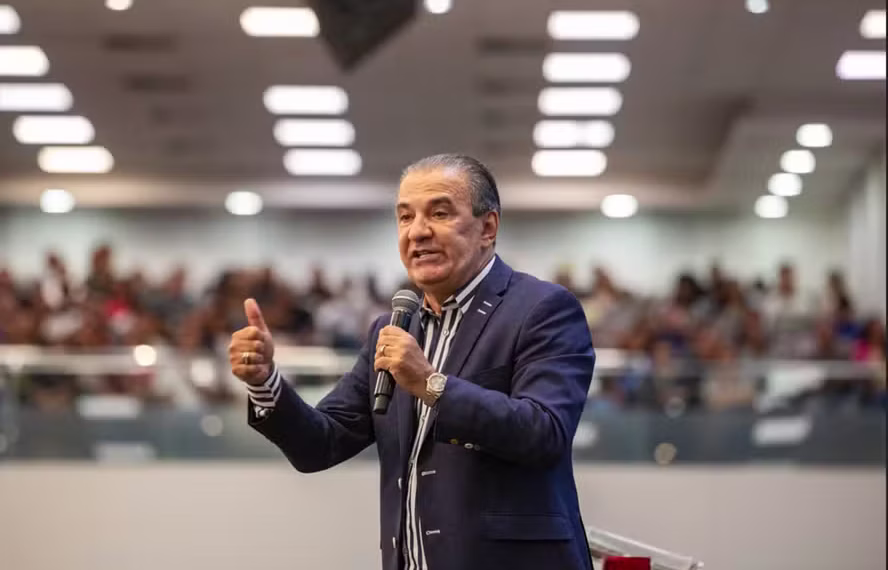 Cantor gospel processa Silas Malafaia após cancelamento de shows