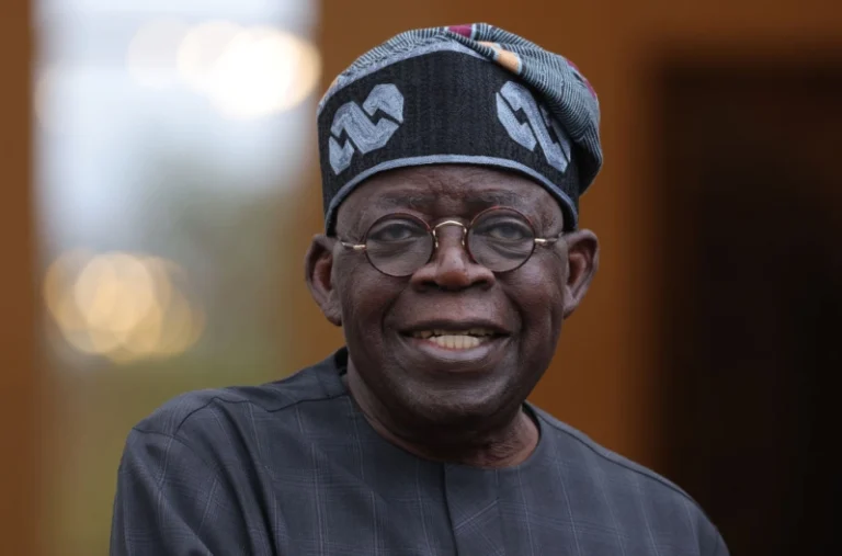 Donald Trump elogia Tinubu por proteção a cristãos na Nigéria