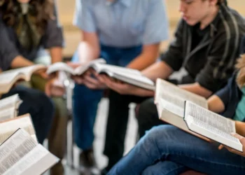 Jovens adultos lideram evangelização no Reino Unido