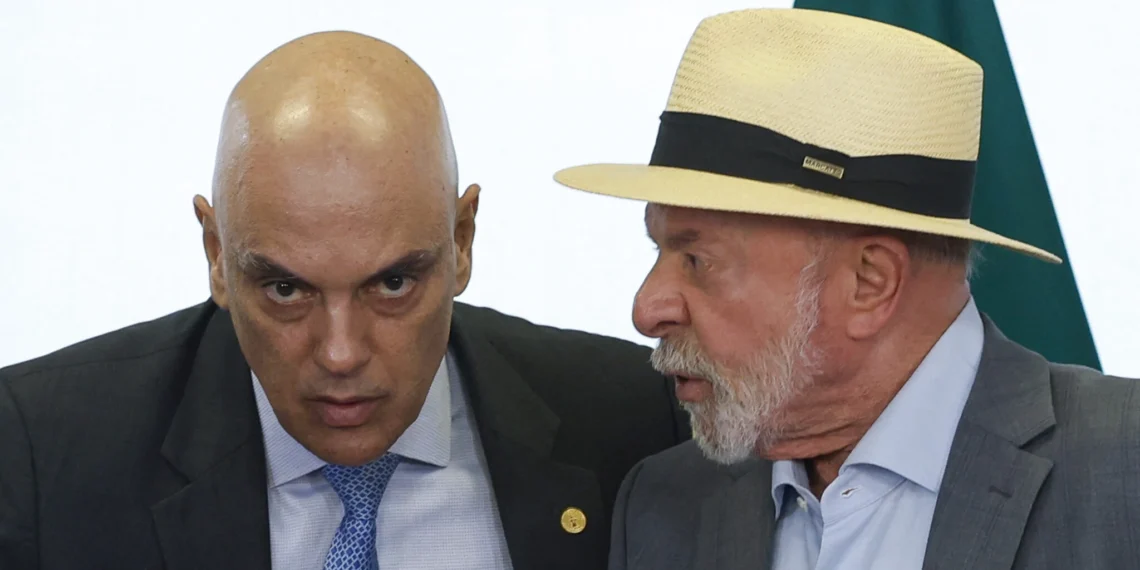 Lula convida Moraes para um café após evento no Planalto