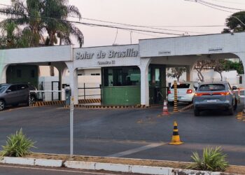 Bolsonaro pede autorização para receber Mileii na prisão domiciliar