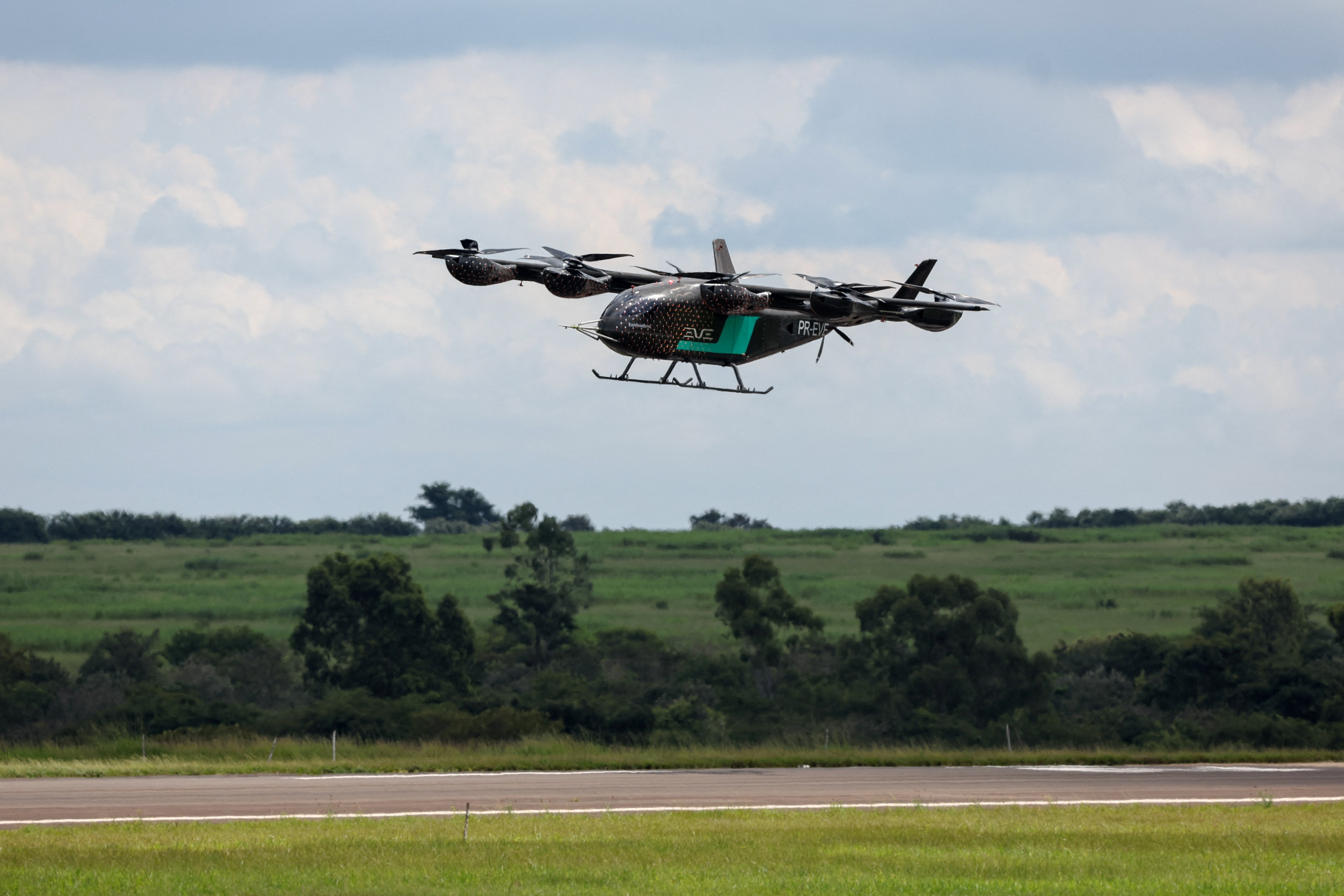 Carros voadores: Empresa da Embraer assina cartas para até 46 pedidos