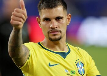 Bruno Guimarães projeta duelo com Odegaard e alerta sobre bola parada
