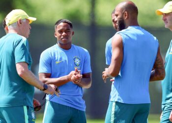 Brasil faz último treino antes de encarar Noruega pelas oitavas