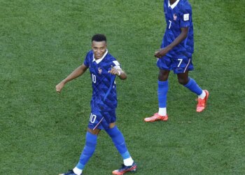 Mirando recordes de todos os tipos, França amplia status de favorita
