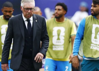 Ancelotti lamenta eliminação e já projeta novo ciclo: “Não é o fim”