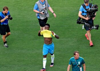 Vini Jr. mantém sonho do hexa e Marquinhos fala em tom de adeus