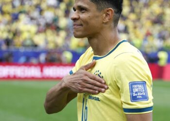 Douglas Santos traz vivência do ouro olímpico para buscar o hexa