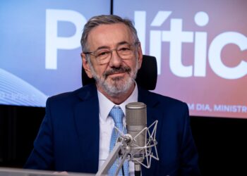 Ministro diz que reuniões com EUA sobre tarifaço seguem, mas rechaça incluir etanol na negociação: ‘Risco para o Nordeste’