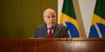 Tarifaço dos EUA: Ministro cita ‘atropelos’ em negociação com Trump