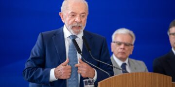 Lula convoca ministros para reunião no Planalto após decisão dos EUA de impor 'novo tarifaço'
