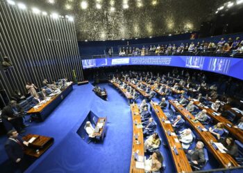 Fim da escala 6×1: 69% dos brasileiros apoiam mudança, diz Quaest