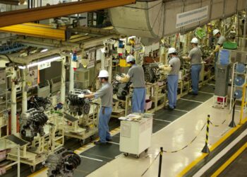 Carros elétricos no Brasil: como chinesas redesenham a indústria