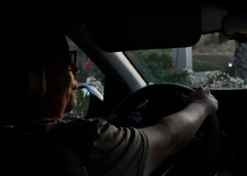 'Chegava a trabalhar 17 horas': vítimas de violência doméstica usam apps de transporte para reconstruir vida