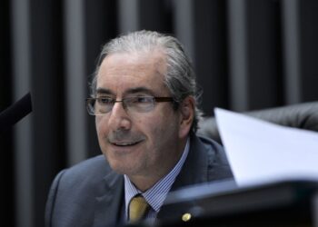 STF bloqueia R$ 6 milhões de Eduardo Cunha por indicação de emendas