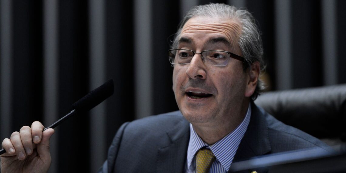 Dino determina bloqueio de R$ 6,1 milhões do ex-deputado Eduardo Cunha