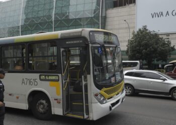 Rodoviários do Rio decidem continuar em estado de greve até amanhã