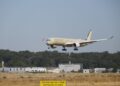 Avião de rota mais longa do mundo bate recorde com voo direto de 24 horas