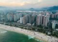 Por que estrangeiros estão comprando tantos imóveis no Brasil