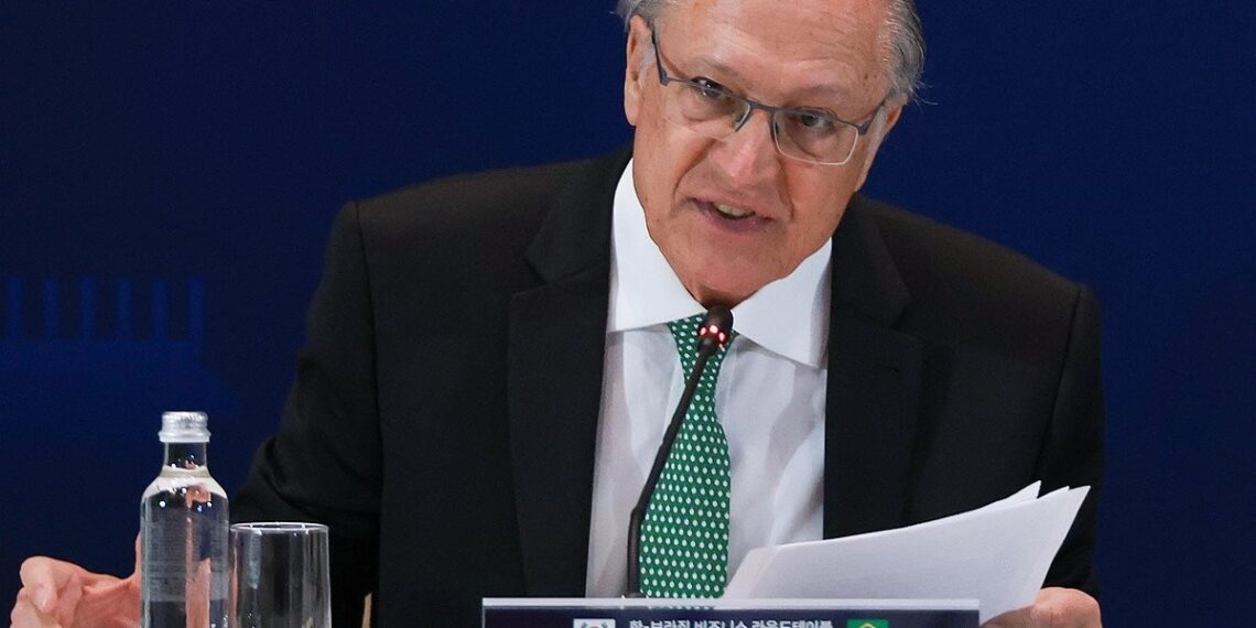 Atitude de Milei é ‘lamentável’ e um desserviço, diz Alckmin