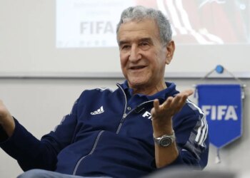 Parreira apresenta melhora e pode deixar UTI até o final de semana