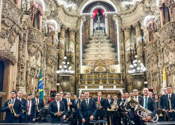 Concerto de banda em igreja no Rio chama atenção para encontro mundial