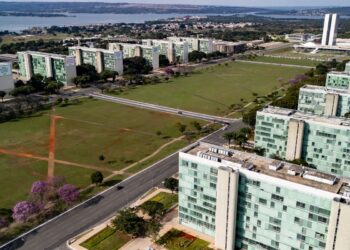 Governo nomeia 500 aprovados no CNU para carreiras transversais