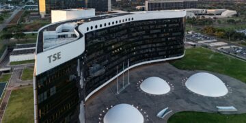 TSE desmente fake news sobre urnas eletrônicas