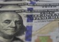 Dólar cai para R$ 5,07, no menor nível em um mês