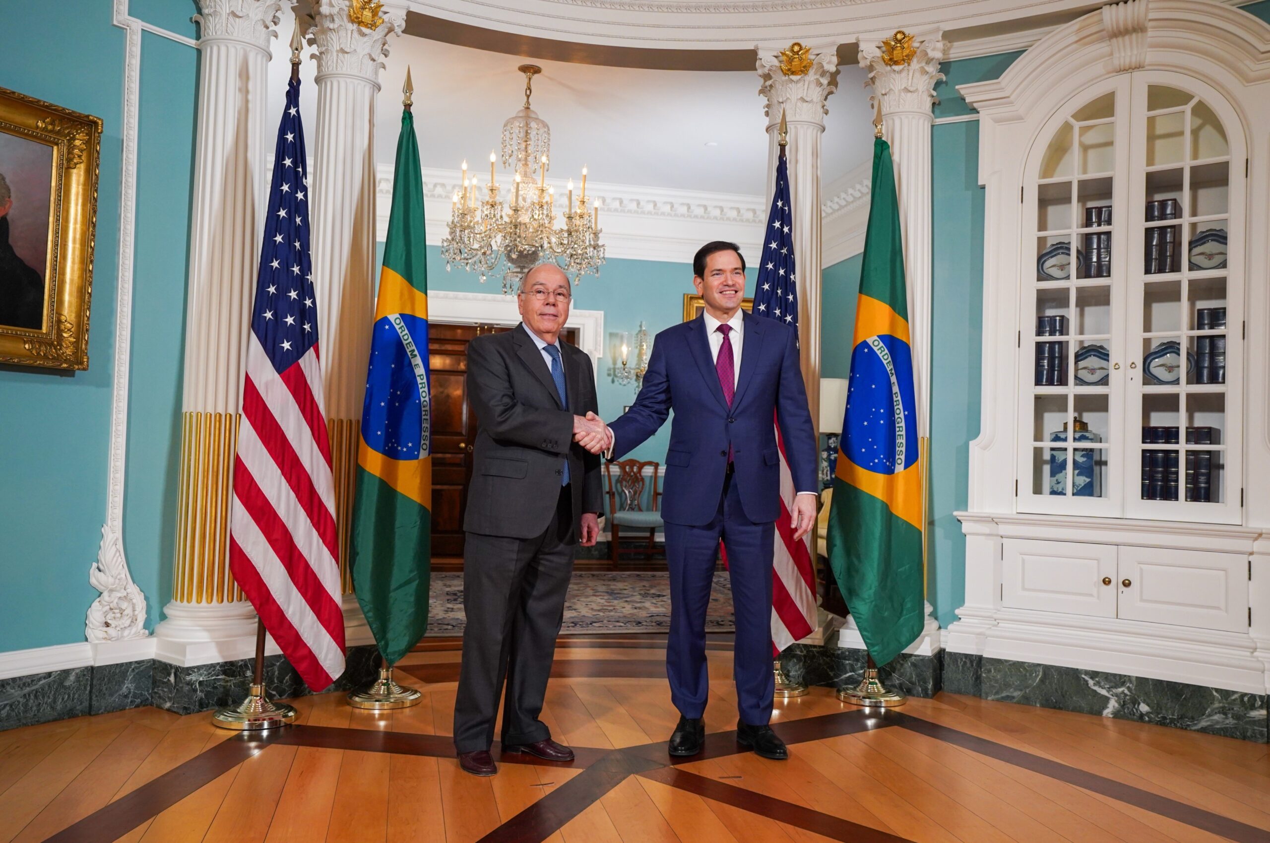 Governo rejeita críticas e diz que fez mais de 30 contatos com os EUA para negociar tarifas