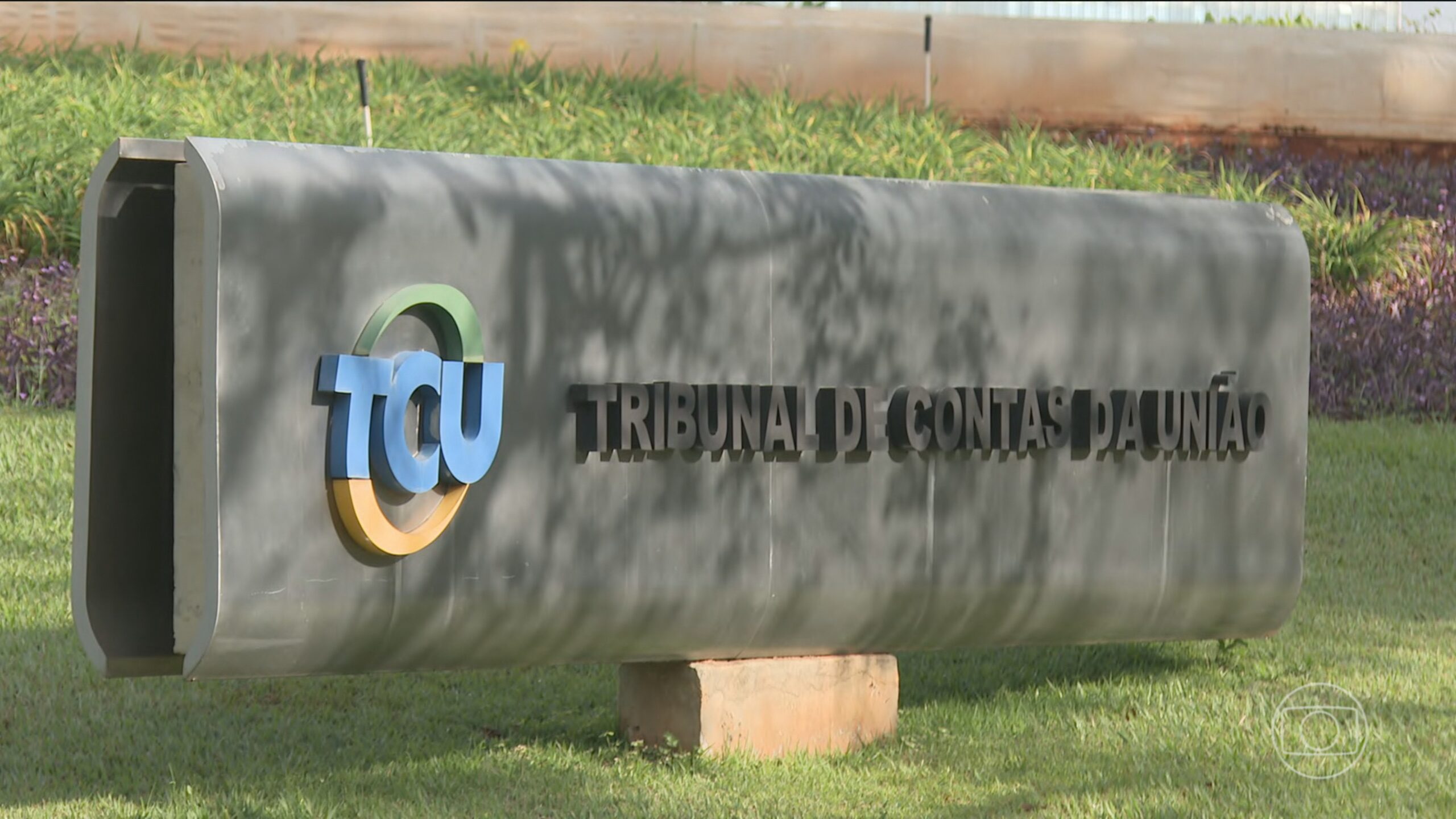 TCU pede ao Congresso reajuste de até 40% em penduricalhos pagos aos servidores do órgão