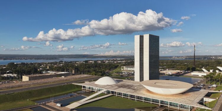 Auditoria do TCU identifica irregularidades em 82% dos repasses via 'emendas Pix'