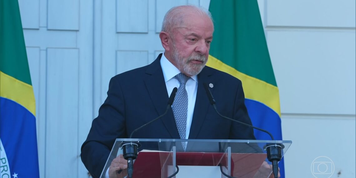 Governo Lula aguarda decisão de Trump para calibrar reação ao tarifaço
