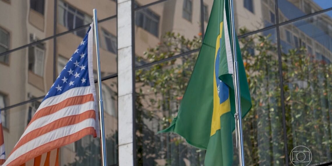 Brasil é o maior prejudicado por tarifaço de Trump, diz Financial Times