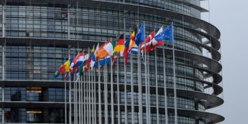 União Europeia cobra que EUA cumpram acordo comercial após ameaça de Trump à Espanha