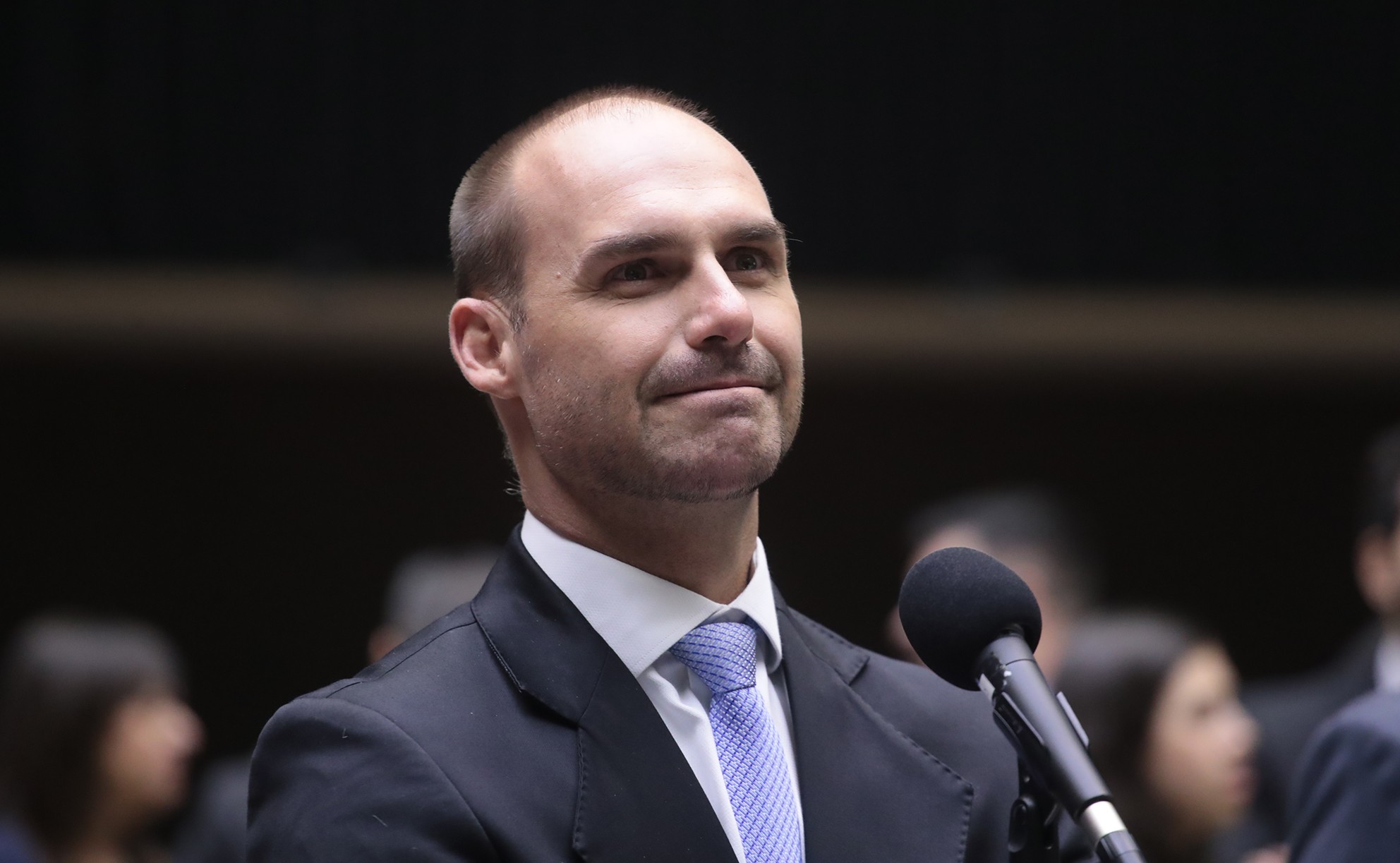 Eduardo Bolsonaro pode perder cargo na PF; veja carreira e salário