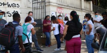 Entenda o papel das escolas no combate à violência contra meninas