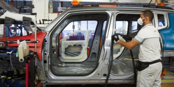 FMI eleva projeções de crescimento do Brasil em 2026 e 2027, prevendo desaceleração no próximo ano