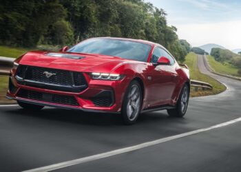 Ford faz recall, mas defeito em Mustang só será consertado em 2027