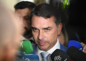 Flávio se reúne com mulheres do PL em encontro reservado