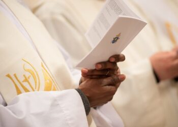 Igreja Católica excomunga grupo tradicionalista após cisma
