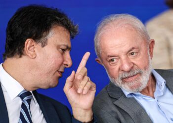Camilo Santana deve liderar o PT no Senado